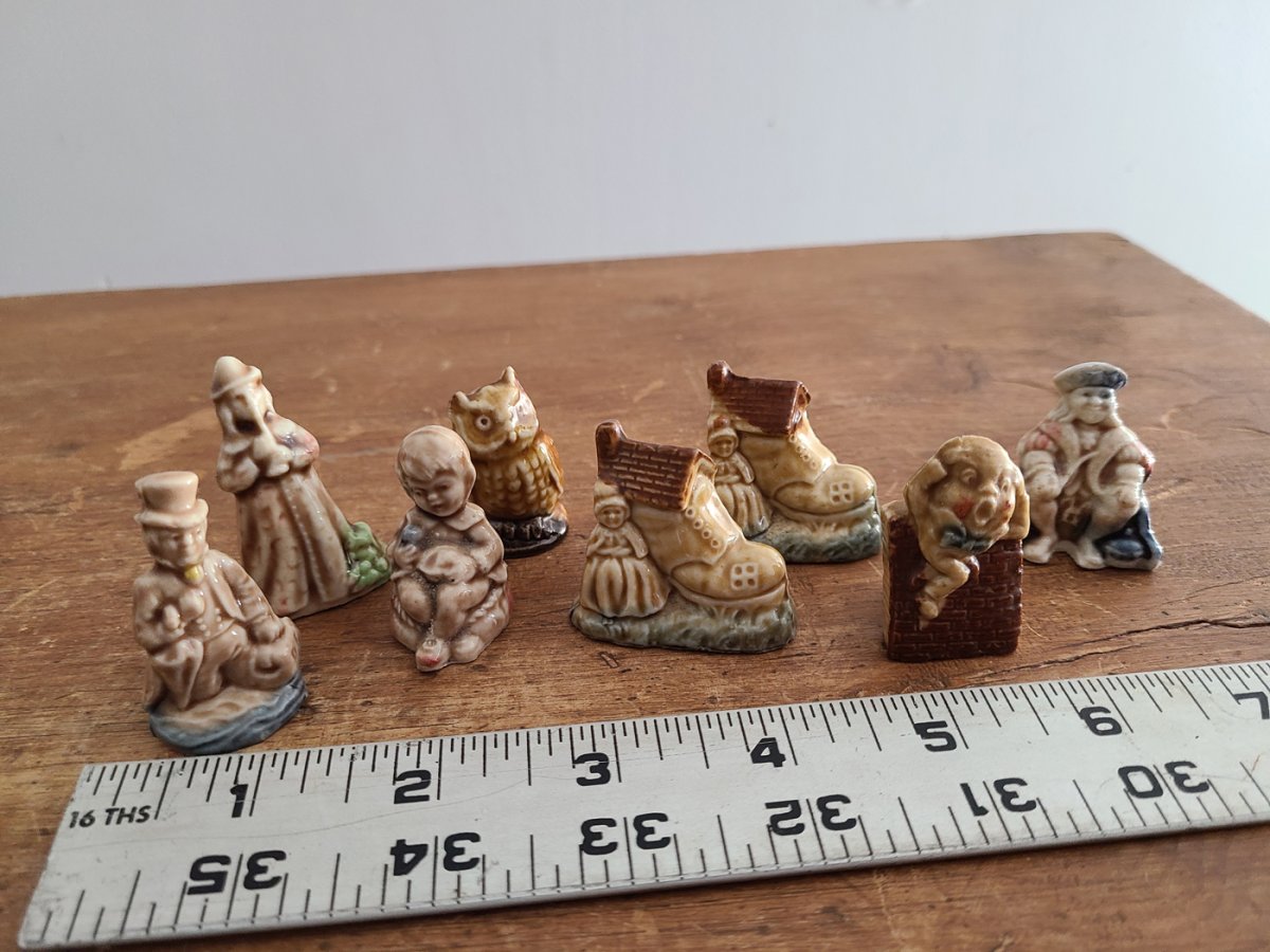 Ensemble de 8 figurines Wade Whimsie miniature2