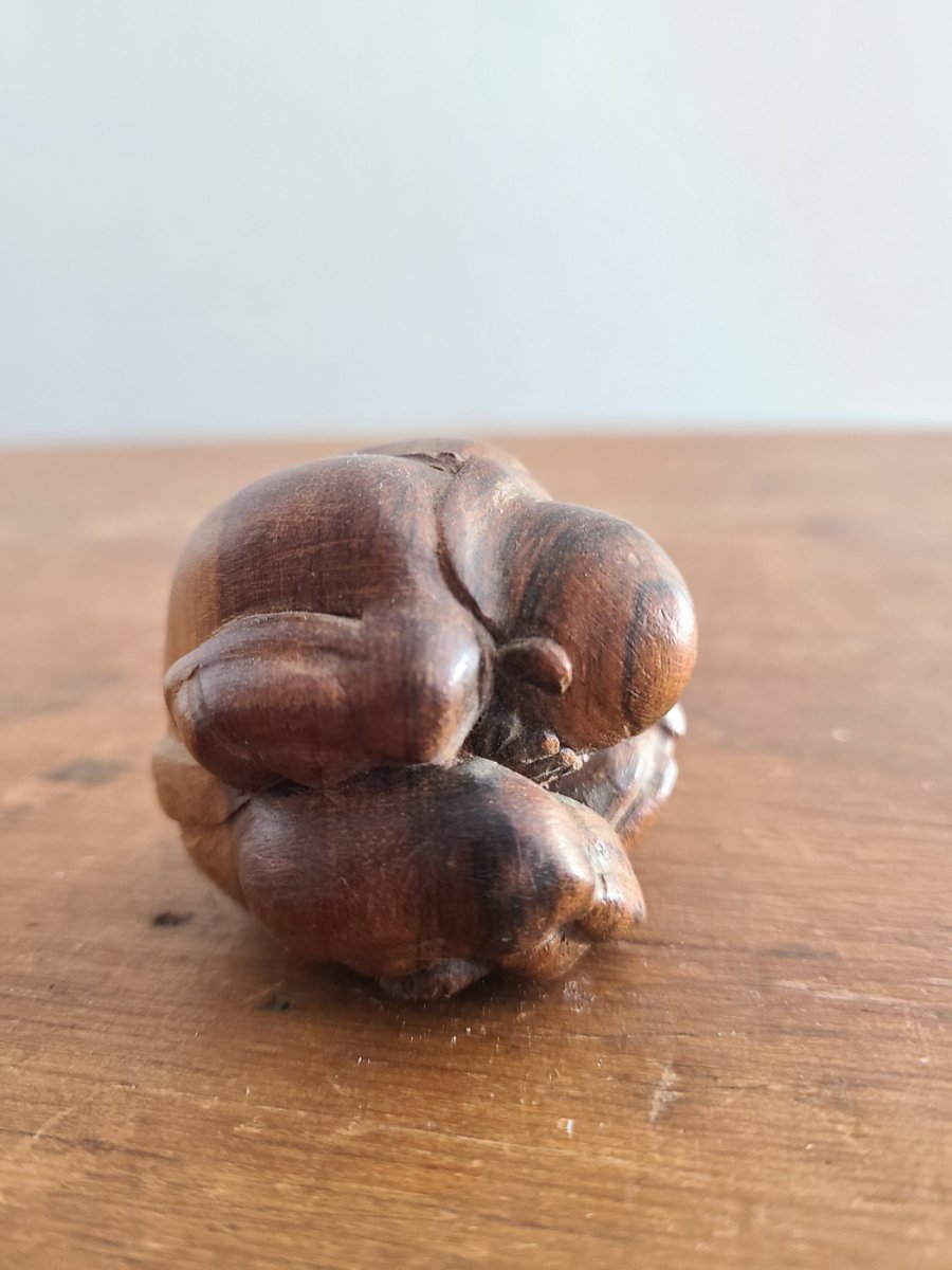 Superbe sculpture de bois bouddha pleureur miniature
