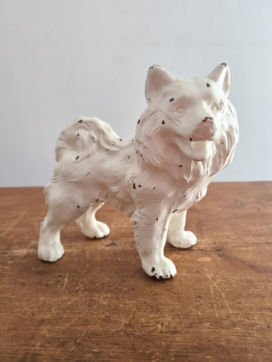 loup ou chien en métal blanc
