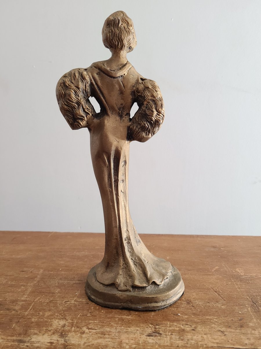sculpture vintage en laiton femme robe elegante2