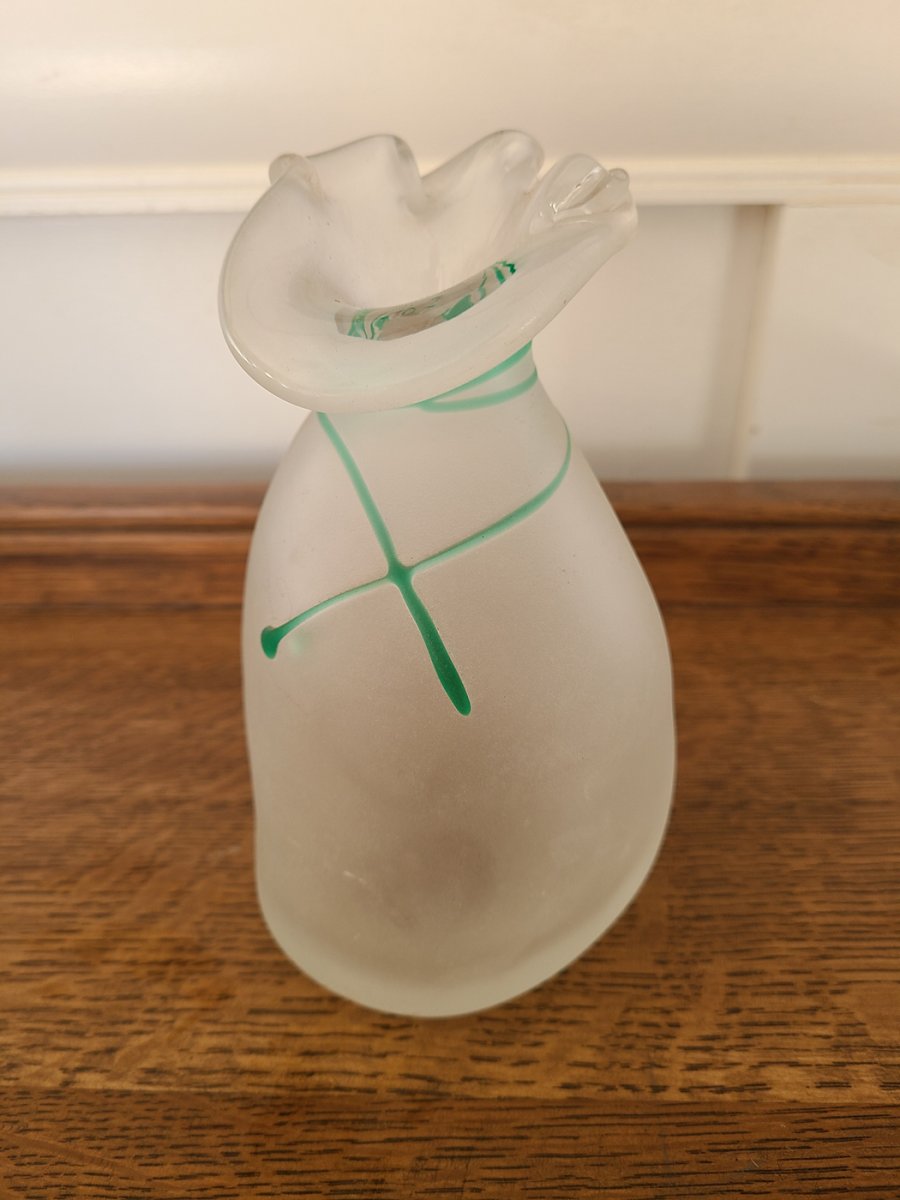 Vase à fleur vintage en verre givré blanc et ligne verte