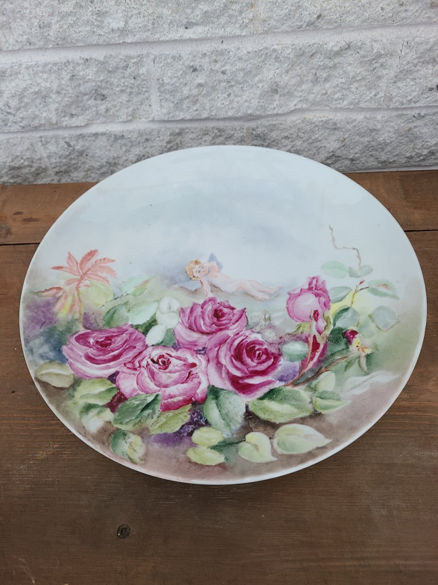 Assiette de mur en porcelaine fleurs roses et enfant2
