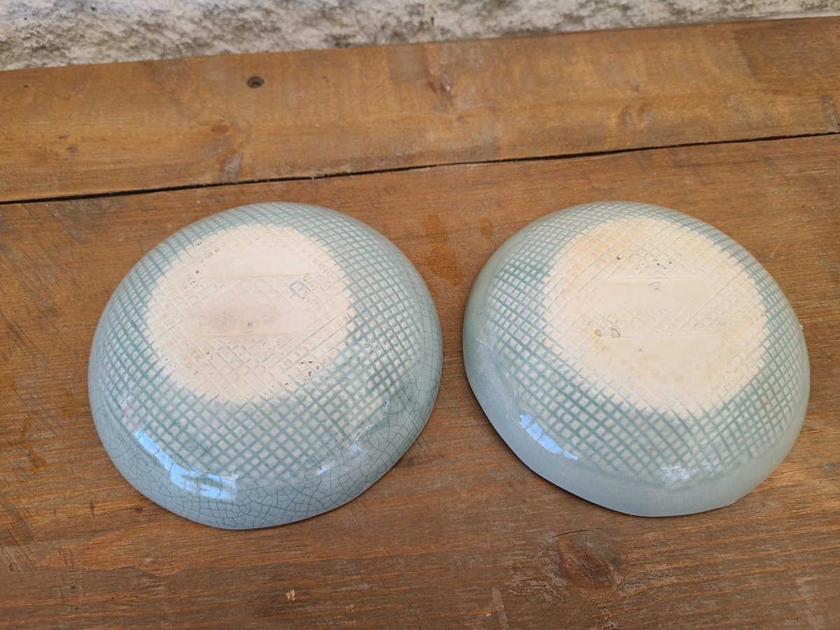 Deux petits bols évasés turquoises en porcelaine motif de légère feuilles4