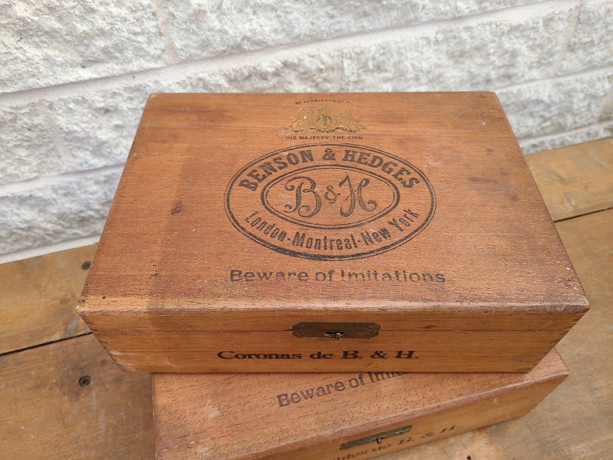 Ensemble de 2 boites à cigares en bois coronas de Benson & hedges london Montréal2