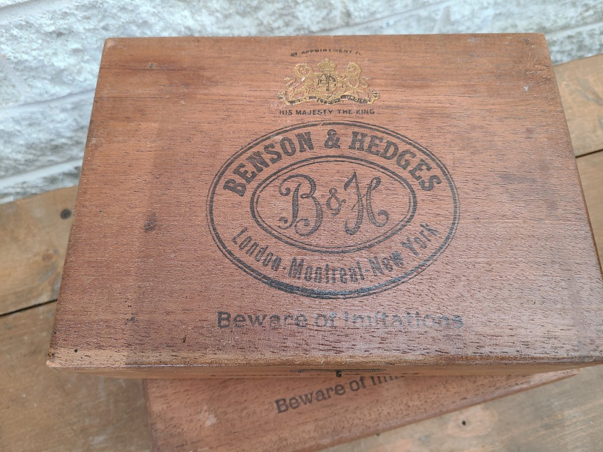 Ensemble de 2 boites à cigares en bois coronas de Benson & hedges london Montréal3