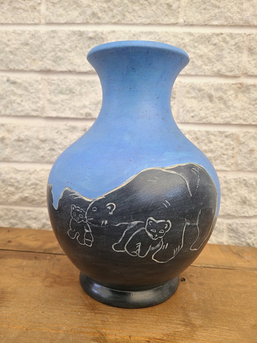 Vase vintage bleu et noir scène de maman ours polaire avec 2 oursons