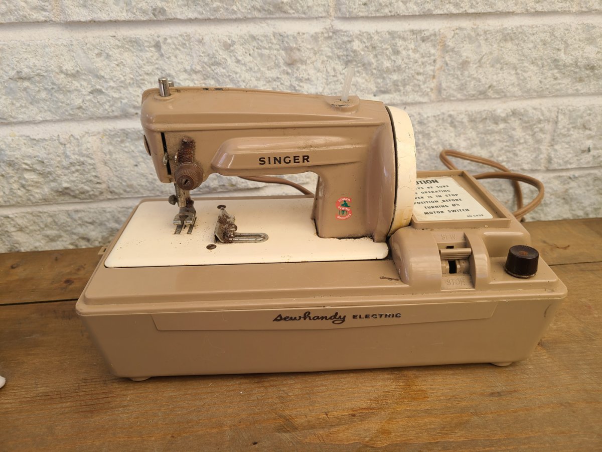 Superbe machine à coudre vintage manuelle Sew Elite original orange fait au Japon