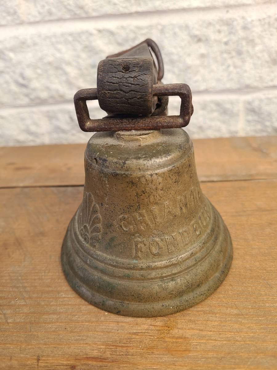 Superbe cloche antique de 1878 Saignelegier chiantel fondeur avec poignée en cuir4