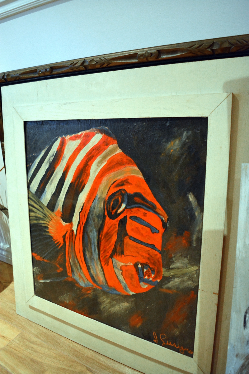 Tableau de piranha orange et cadre blanc2