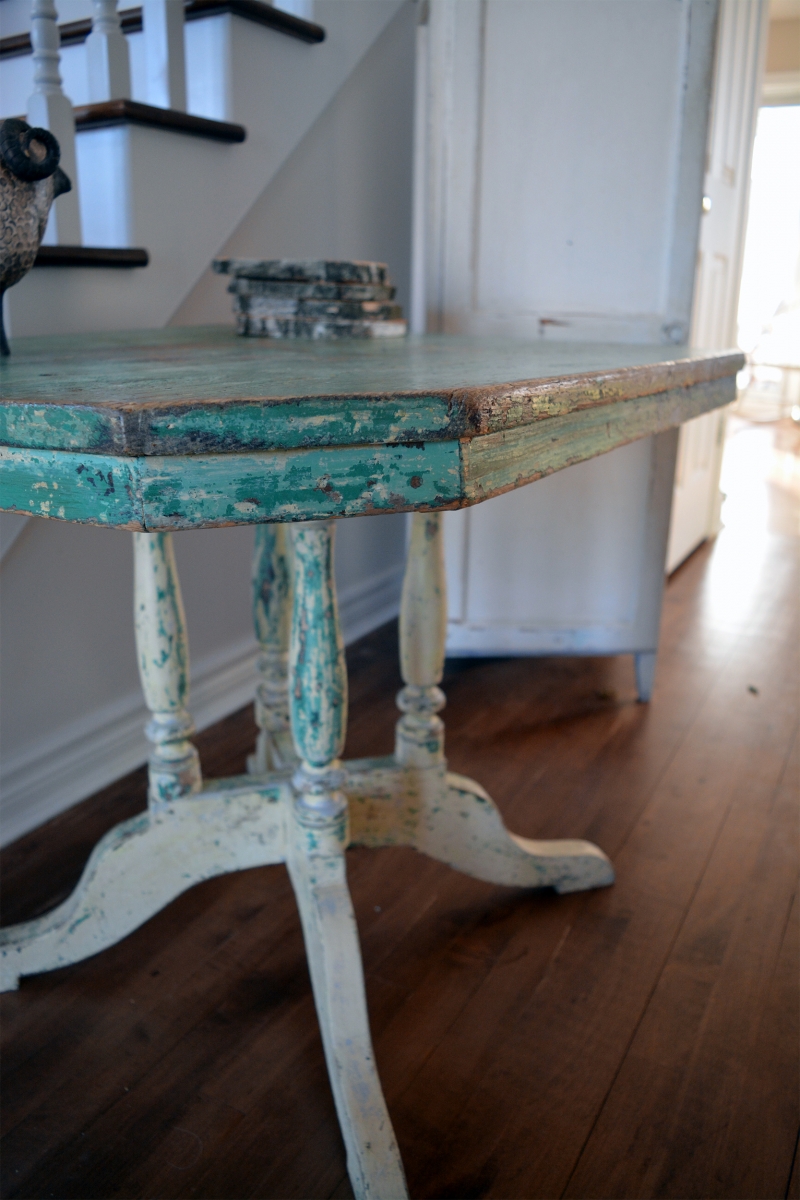 Magnifique table antique turquoise et beige en bois4