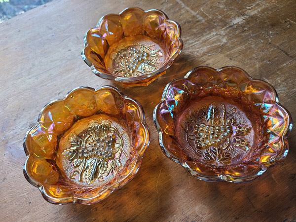 Ensemble de 3 pot rebords arrondis représentation grappe de raisin ambré