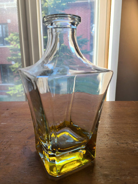 Décanteur à whisky en verre épais fond jaune