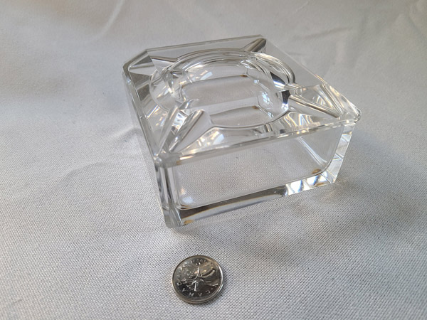 Petite boite en cristal épais transparent avec couvercle