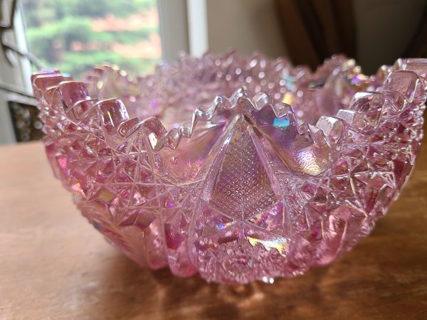 bol en cristal rose iridescent pinwheel