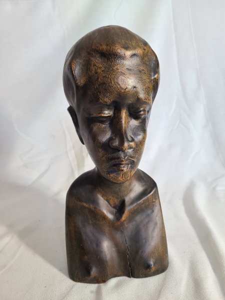 Sculpture vintage buste et tête de femme en bois massif tête allongée