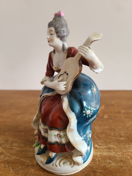 occupied japan figurine femme robe bleue rouge bleu guitare