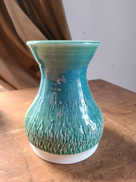 Vase signature clef de sol vert turquoise superbe base blanche