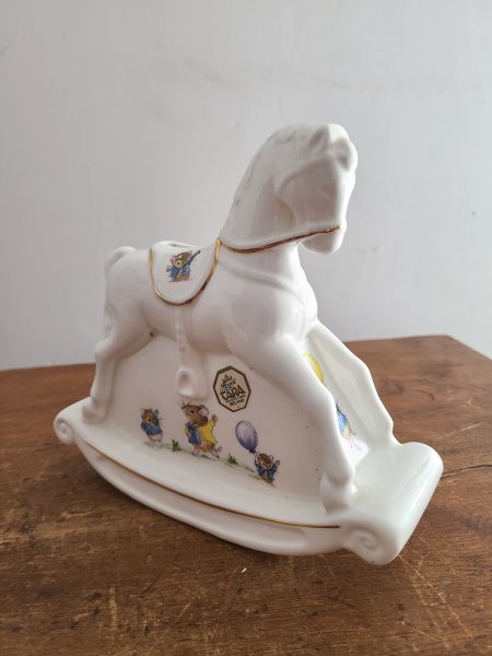Banque cheval à bascule en porcelaine souris Royal tara fine bone china ireland handmade in Galway