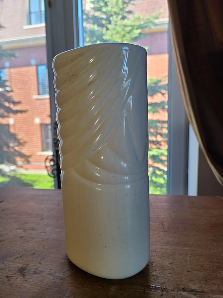 Vase beige Beauce canada 4001