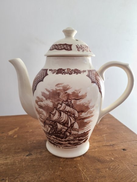 Théière Alfred meaking Staffordshire england grand turk under full sail