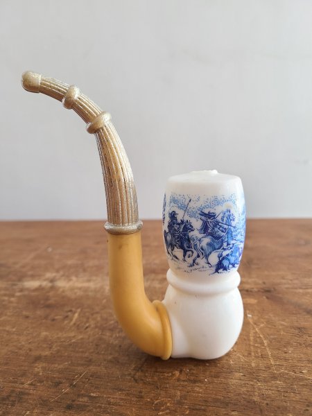 Bouteille après rasage Avon porcelaine motifs bleu forme de pipe