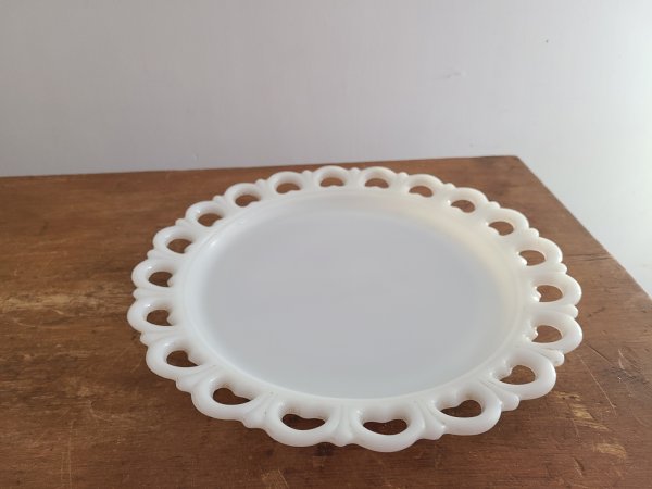 plateau blanc milk glass réticulé
