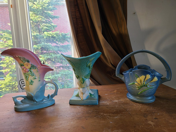Vase vintage kitch Hull USA w 10-8 1/2 rose et vert