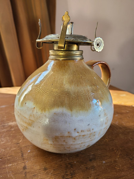 Arden Ontario lampe à l'huile beige et blanche