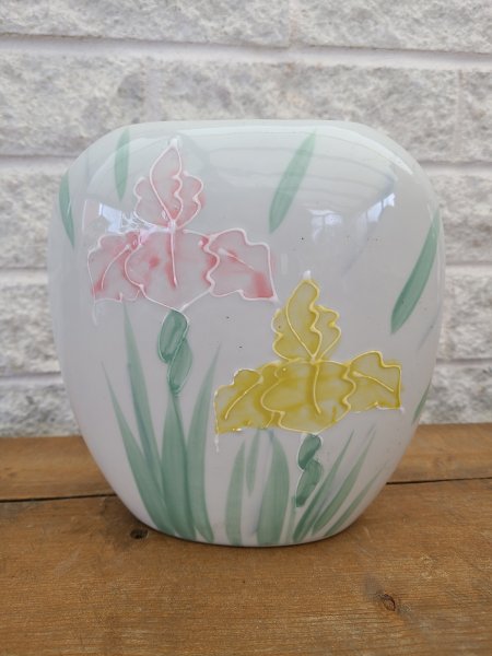 vase en porcelaine blanc fleur roses et jaune peint à la main