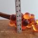 Grappe de raisin vintage en verre ambré sur branche de bois3