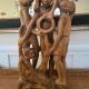 Œuvre en bois sculpture de 4 hommes de tribu